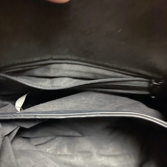 Black Patent Leather Purse - Picture 5 of 7